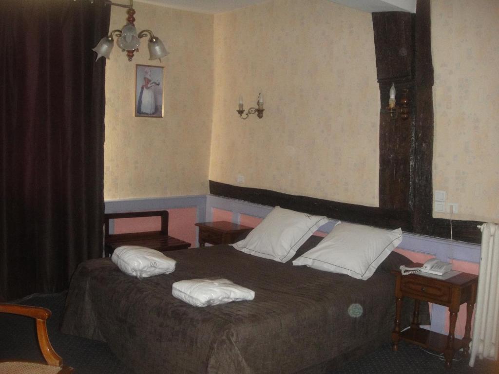 Hotel L' Ecu Монбар Номер фото